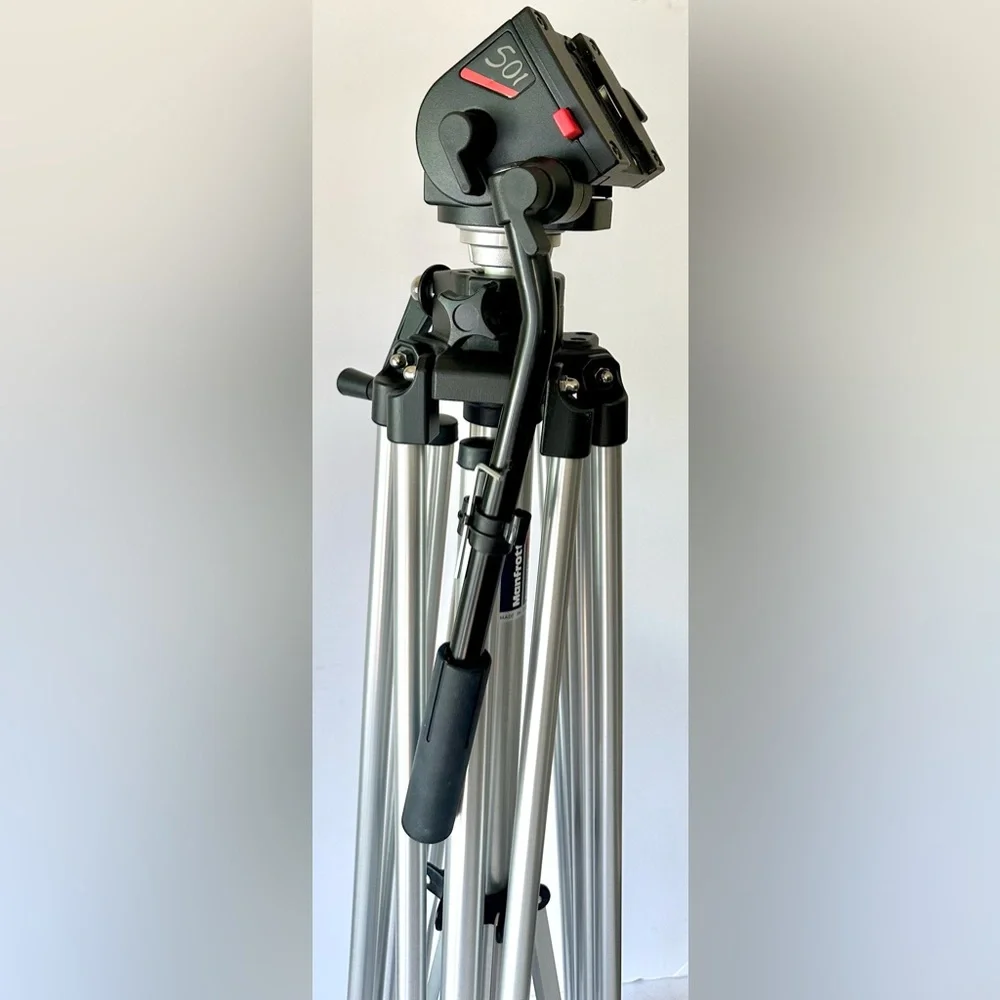 Manfrotto 3046 Bogen Camera Tripod w/ 3433(501) Pro Video Fluid Head SIDE CHIP!